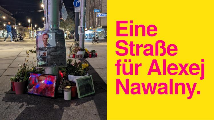 Blumen, Kerzen und Fotos auf dem Platz der Alten Synagoge zum Gedenken an Alexej Nawalny